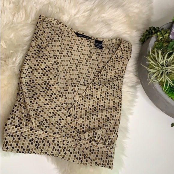 New York & Company Large Semi-Sheer V Neck blouse - Picture 8 of 8